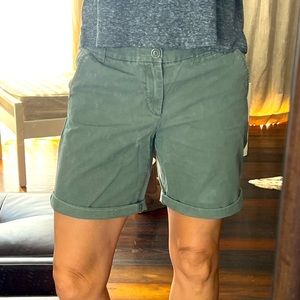 Gap Bermuda shorts size 2